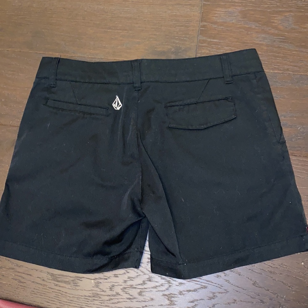 Volcom shorts - Picture 3 of 3